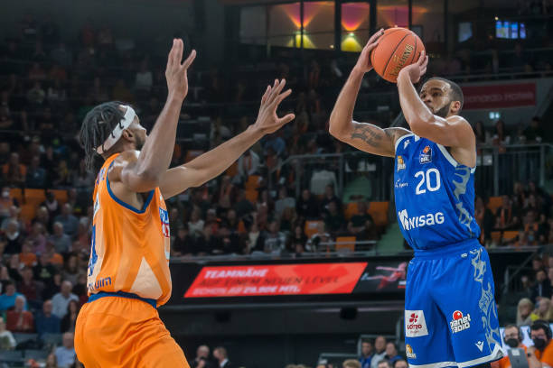 赛季继续承 赛季继续承